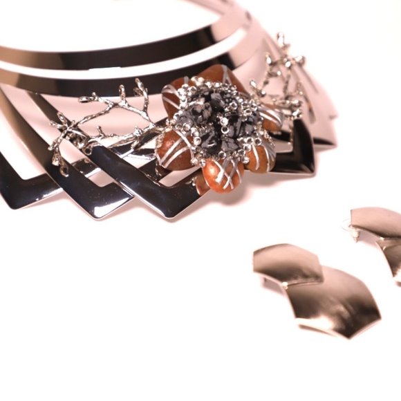 Geometric Silver Plated Choker and Earrings - Picture 3 of 8